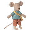 Kleiner Bruder Maus mit Käsetasche