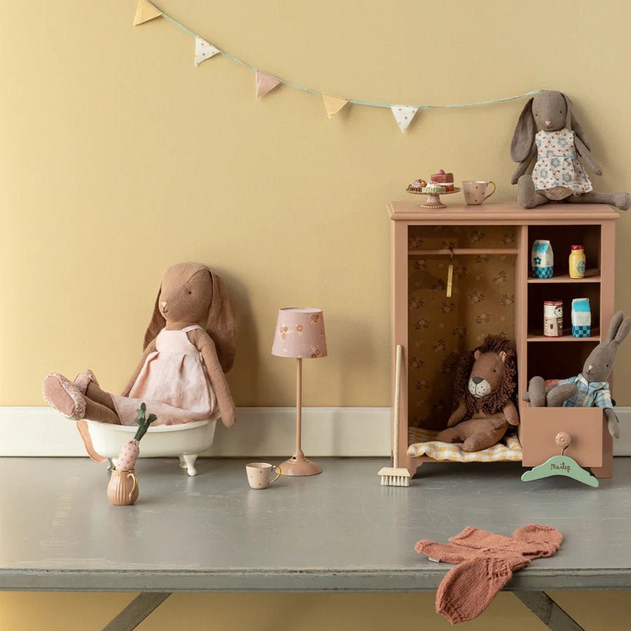 Miniature Gulvlampe i Mørk Rosa